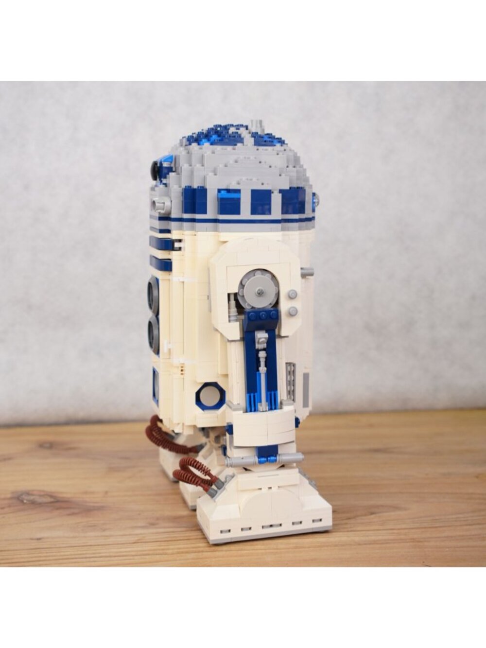 Lego Star Wars R2-D2 10225 Complete No Instruction, Box & Mini Figures Read - Picture 2 of 11